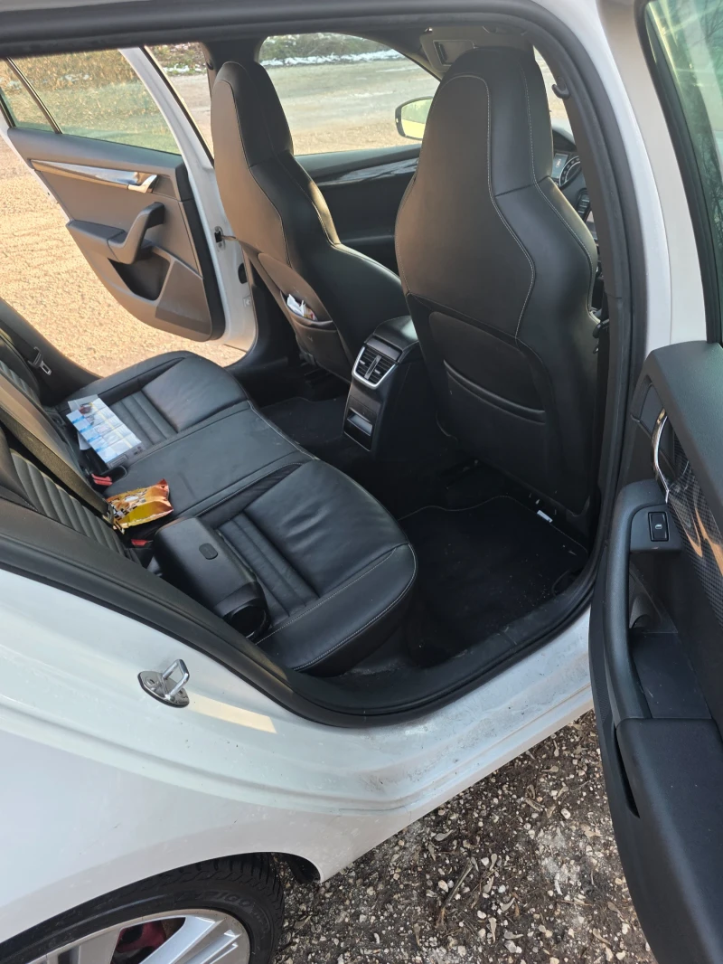 Skoda Octavia, снимка 13 - Автомобили и джипове - 52920259