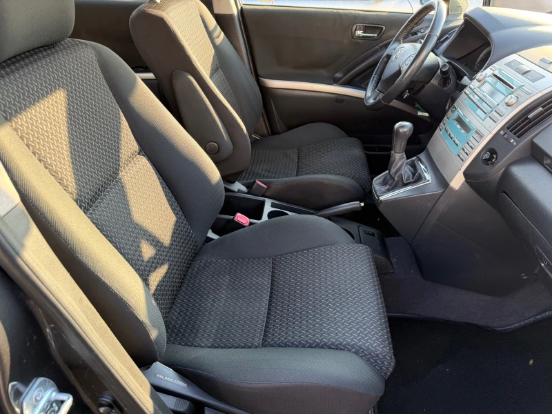 Toyota Corolla verso 1.6 VVTI, снимка 13 - Автомобили и джипове - 53155287