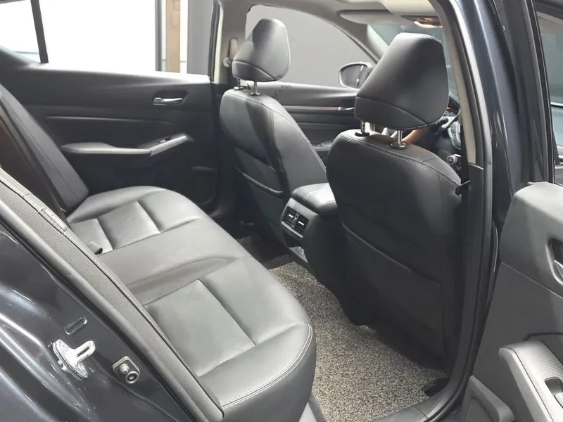 Nissan Altima L34 Special Edition 2.5 Бензин, снимка 11 - Автомобили и джипове - 55783355