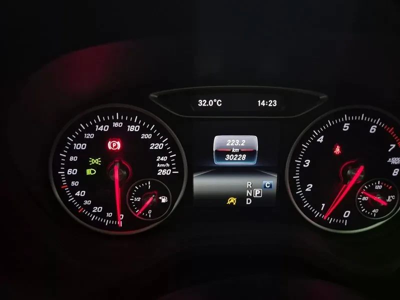 Mercedes-Benz A 200 W176, снимка 5 - Автомобили и джипове - 55951546