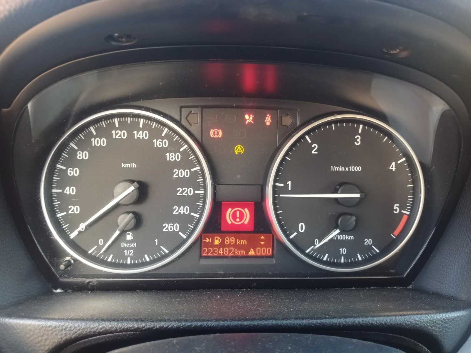 BMW 320 2.0д 177 - изображение 9