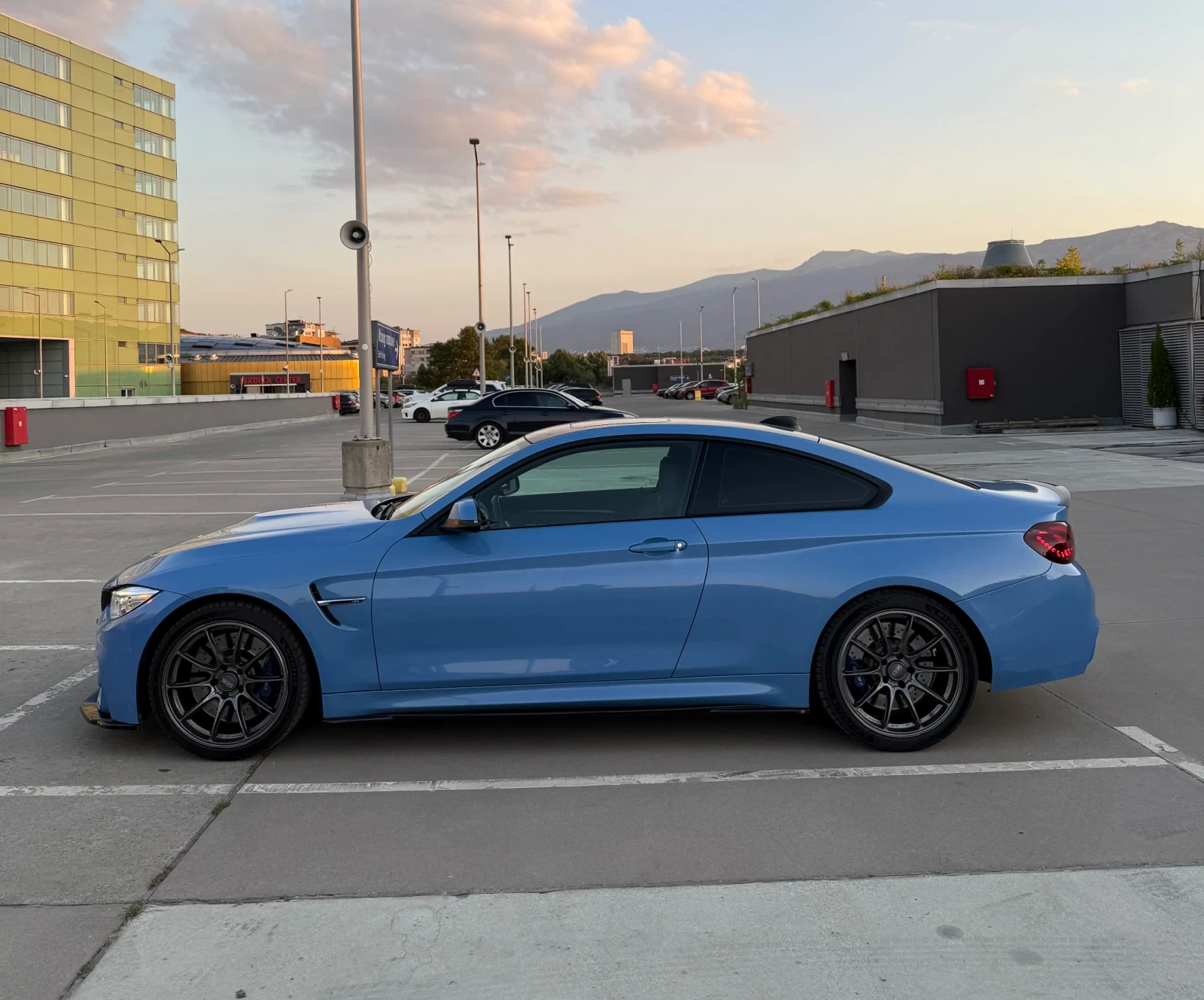 BMW M4  - изображение 7