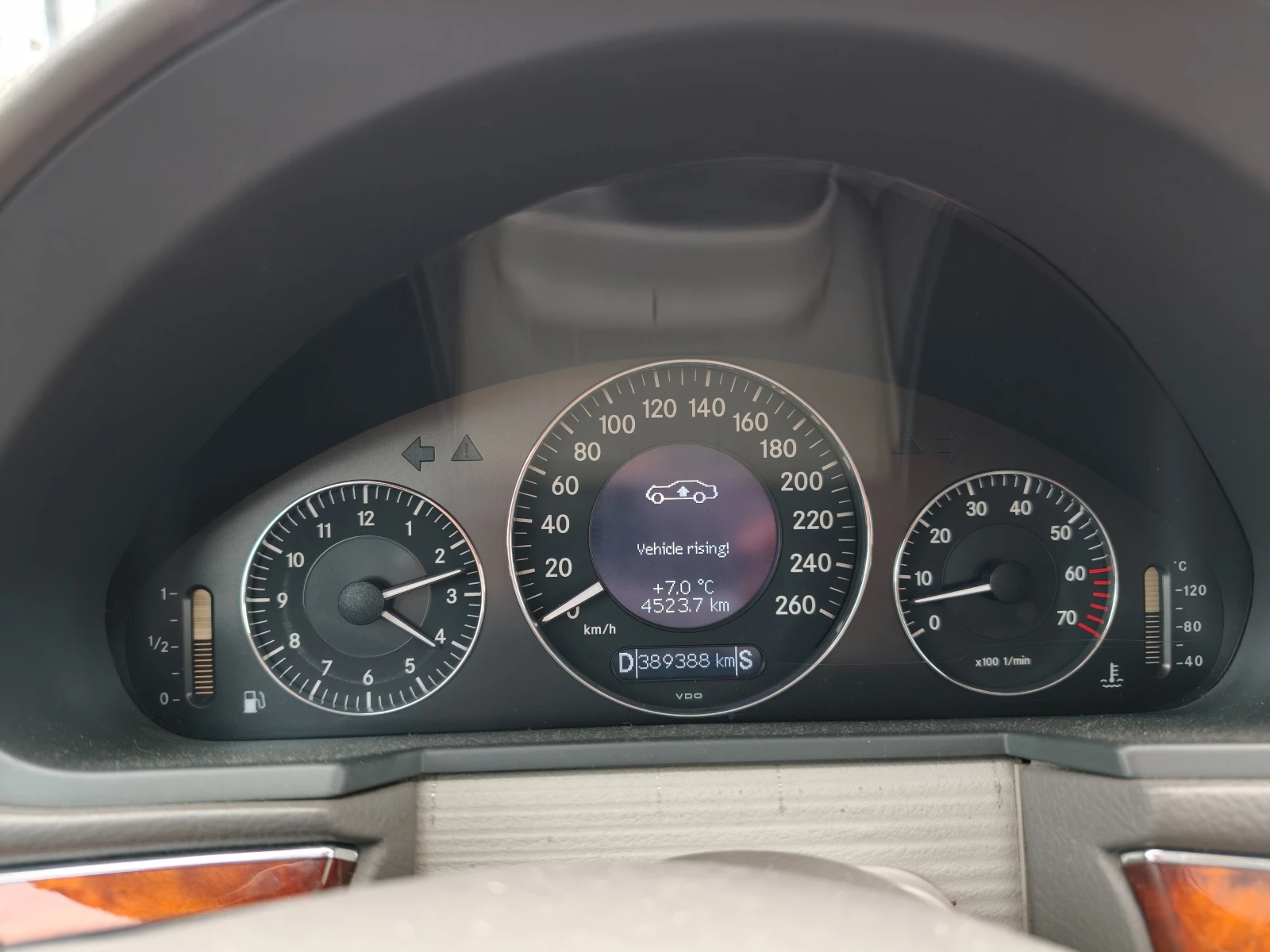 Mercedes-Benz E 500 W211, снимка 14 - Автомобили и джипове - 54007995
