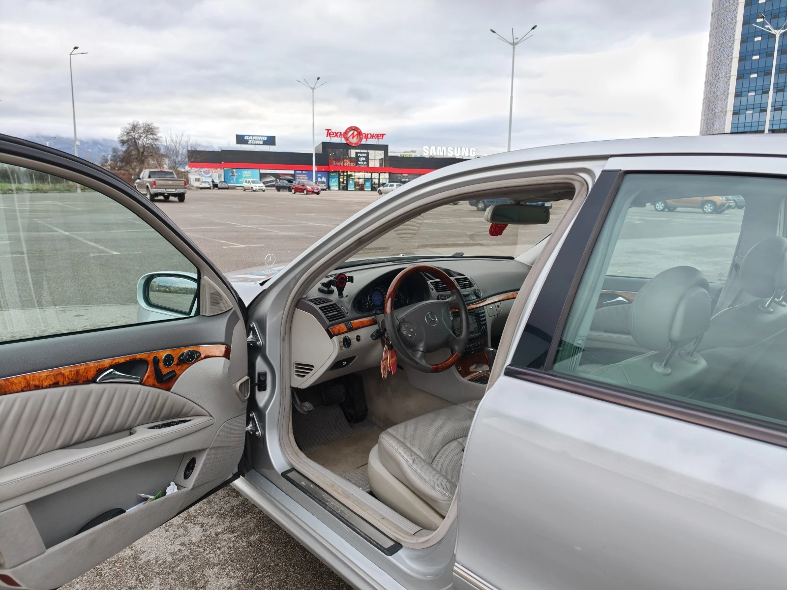 Mercedes-Benz E 500 W211, снимка 7 - Автомобили и джипове - 54007995