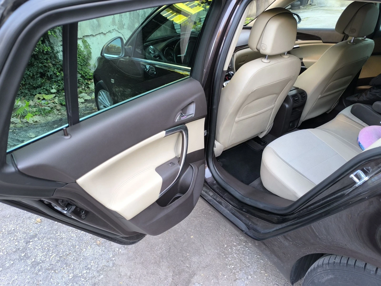 Opel Insignia, снимка 14 - Автомобили и джипове - 54442968