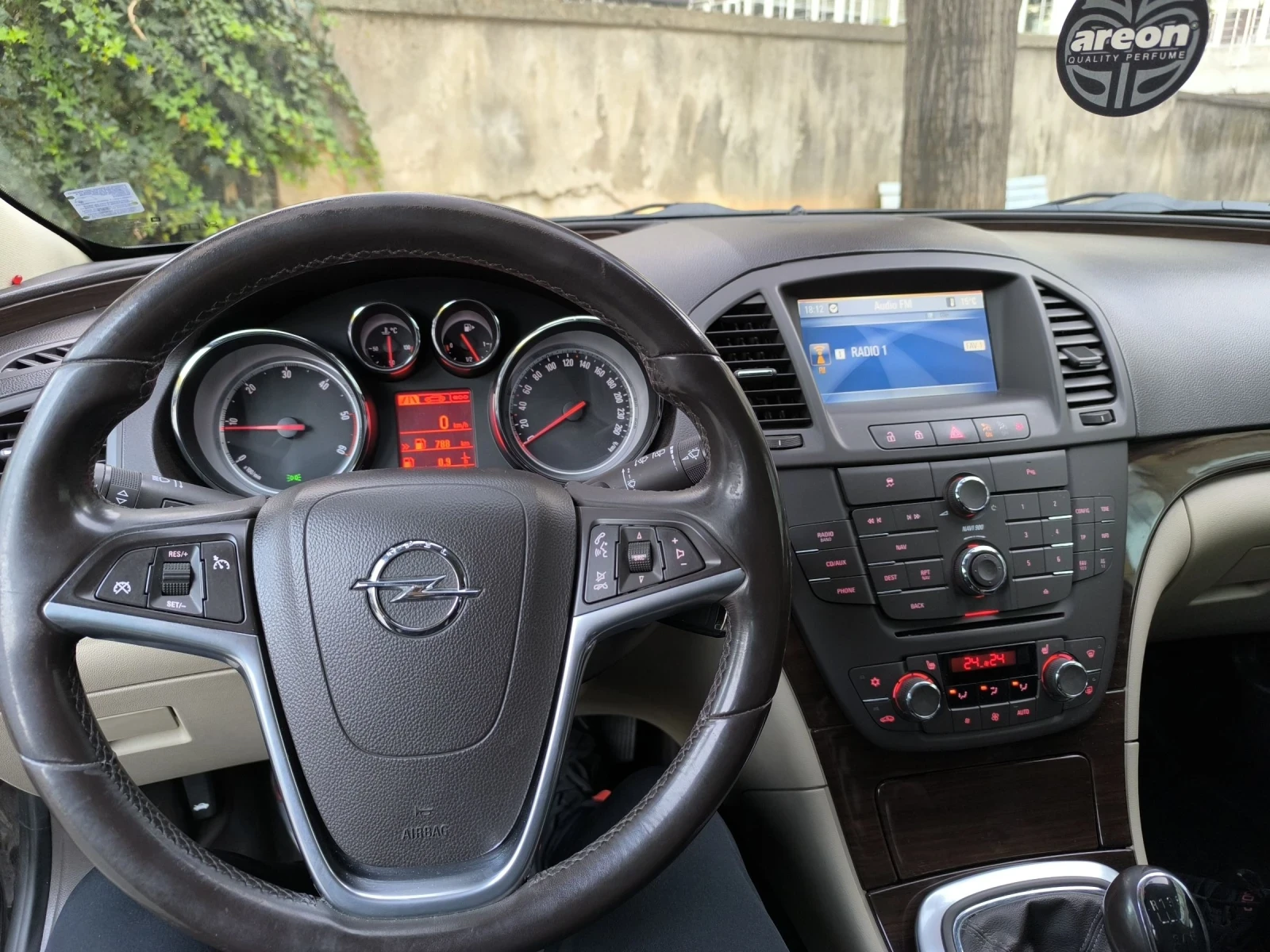 Opel Insignia, снимка 4 - Автомобили и джипове - 54442968