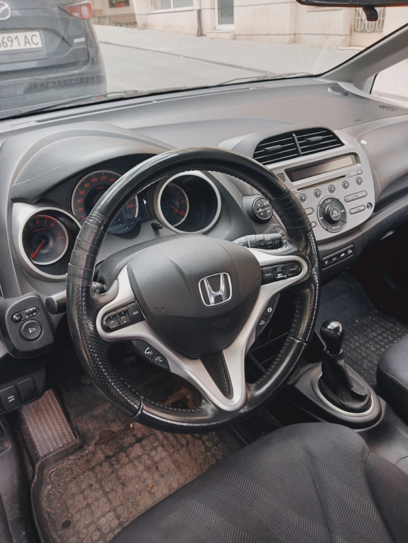 Honda Jazz Хечбек, снимка 6 - Автомобили и джипове - 54753725