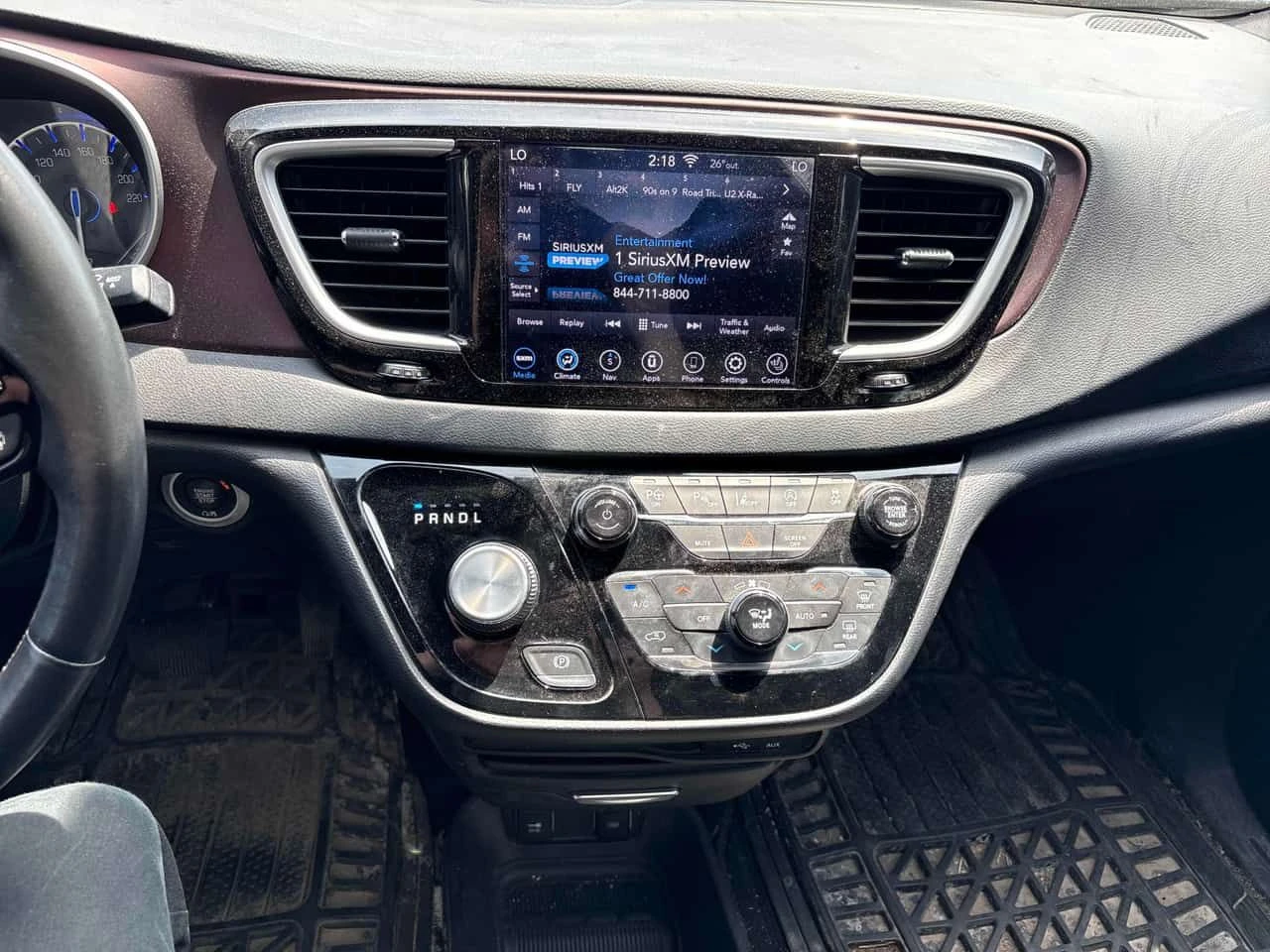 Chrysler Pacifica * Touring L 35th Anniversary * АВТОКРЕДИТ* , снимка 9 - Автомобили и джипове - 54803897
