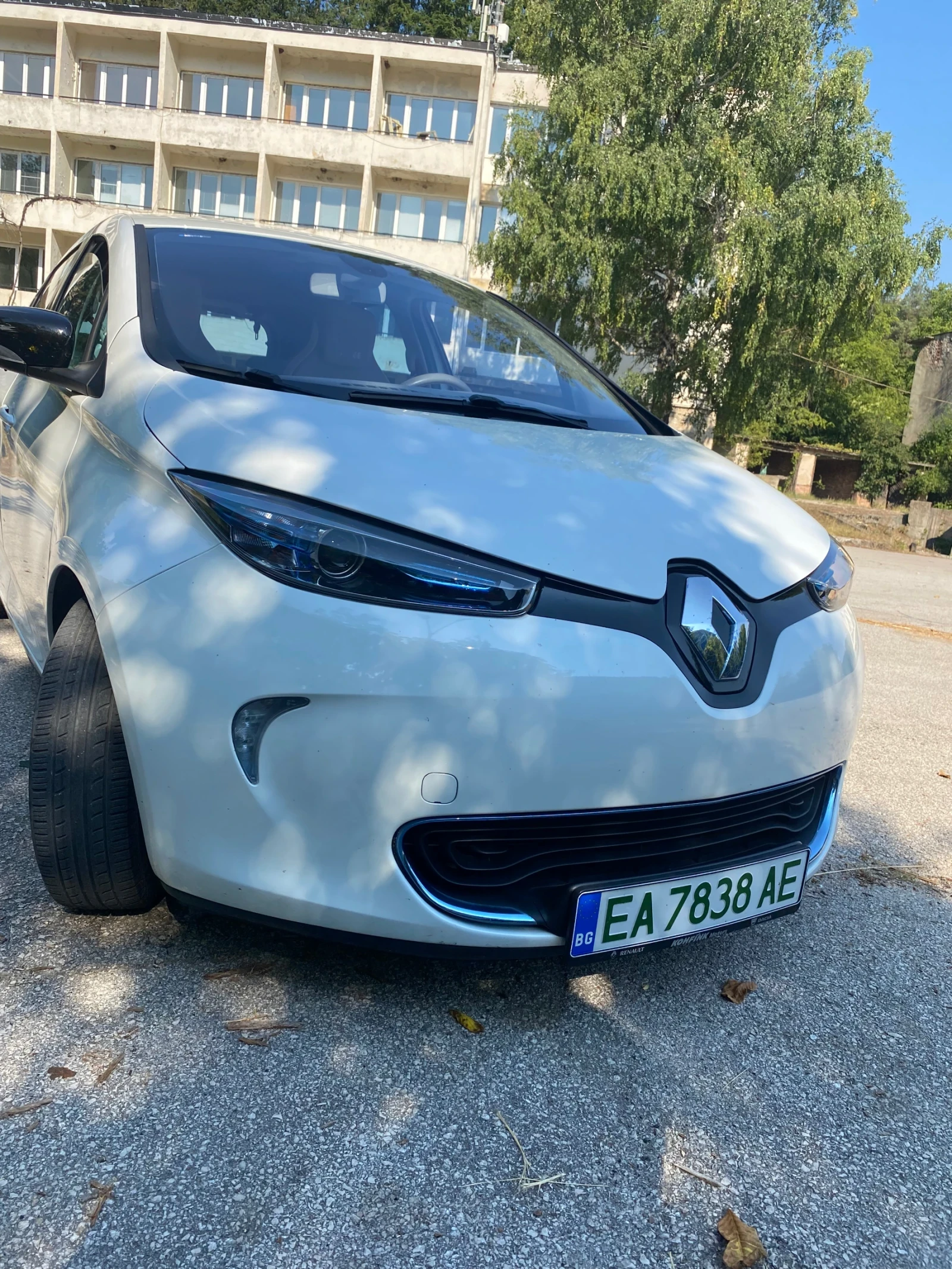 Renault Zoe, снимка 4 - Автомобили и джипове - 55748784