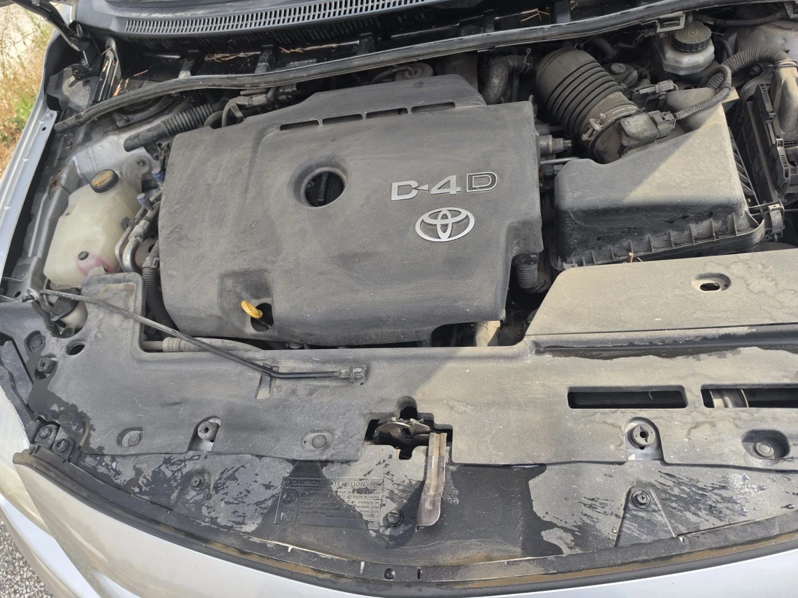 Toyota Corolla 2.0 D4D, снимка 10 - Автомобили и джипове - 55823287