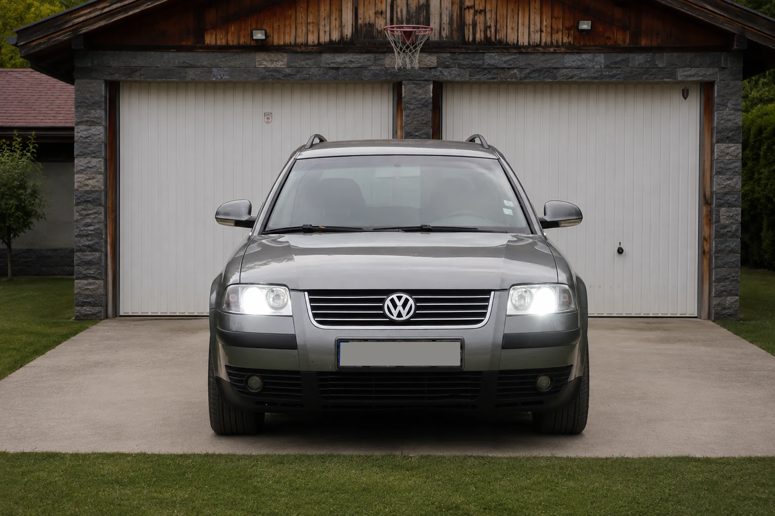 VW Passat 1.9 TDI, снимка 2 - Автомобили и джипове - 55849420