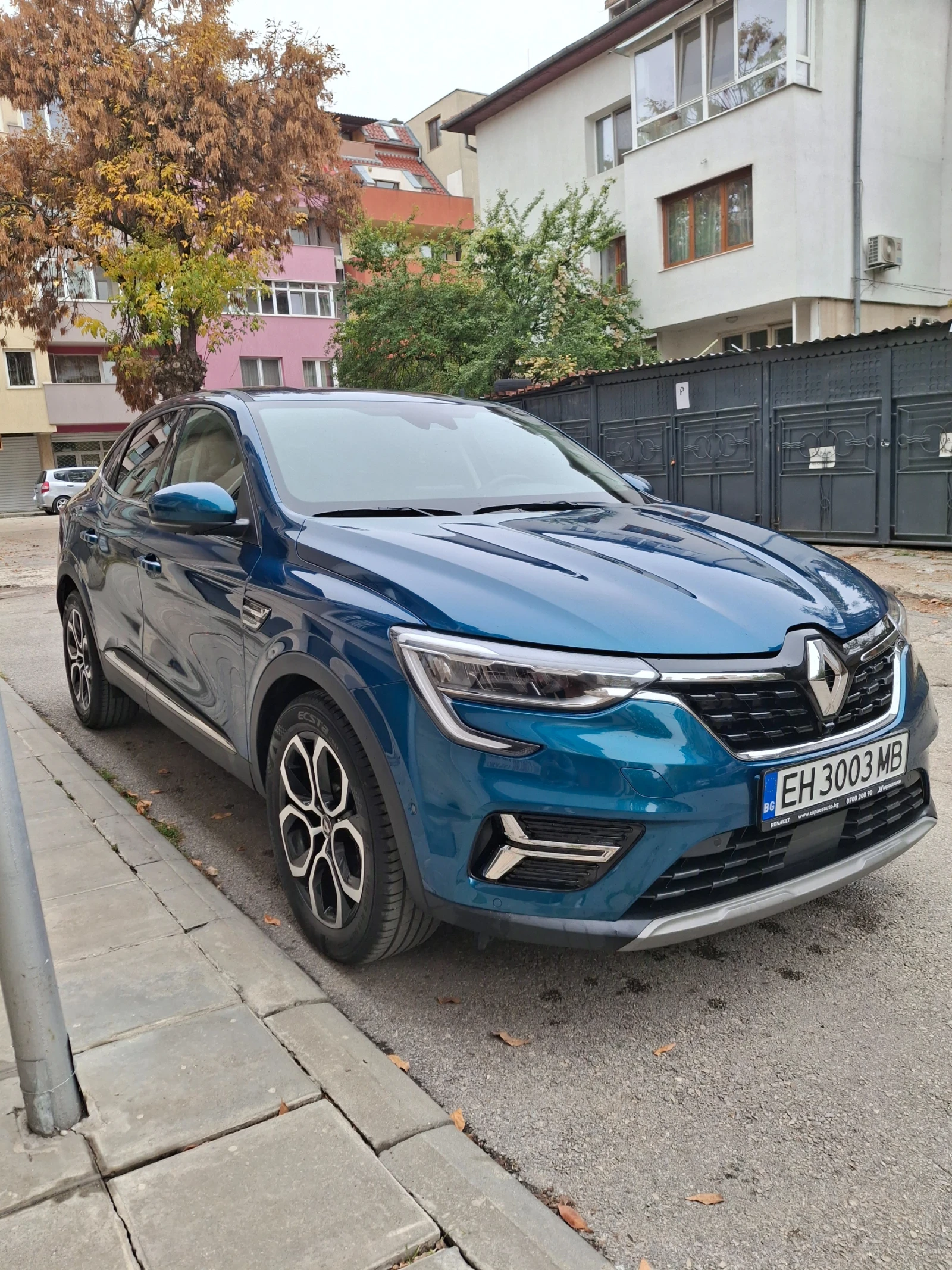 Renault Arkana Хибрид, снимка 2 - Автомобили и джипове - 56642739