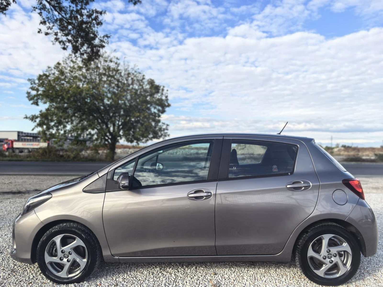 Toyota Yaris 1.5 ������ 100 �.� 128 000 ��! ��� ������! ����  | Mobile.bg � ����������� 4