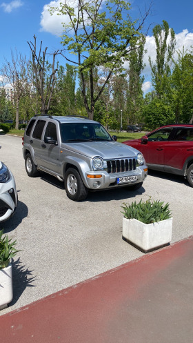 Jeep Cherokee, снимка 1 - Автомобили и джипове - 45356644