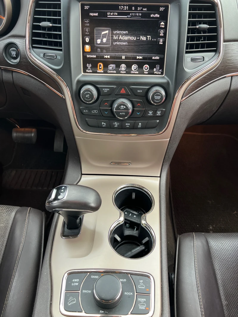 Jeep Grand cherokee 5.7 Summit, снимка 17 - Автомобили и джипове - 51609057