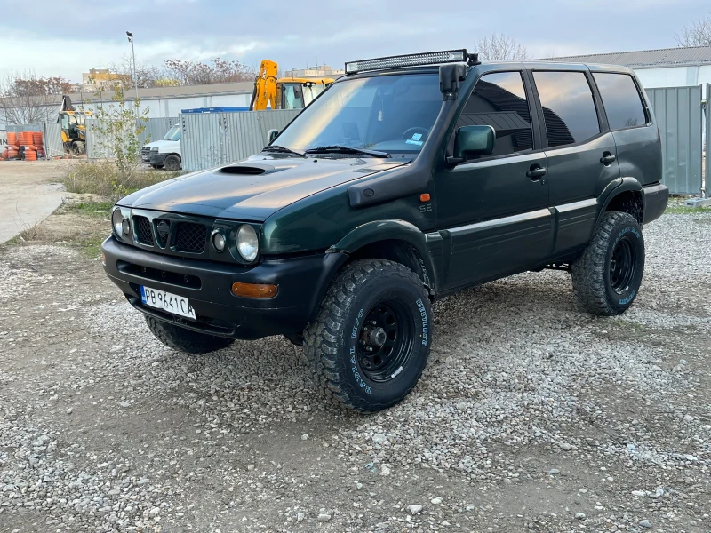 Nissan Terrano 2.7, снимка 2 - Автомобили и джипове - 52885513