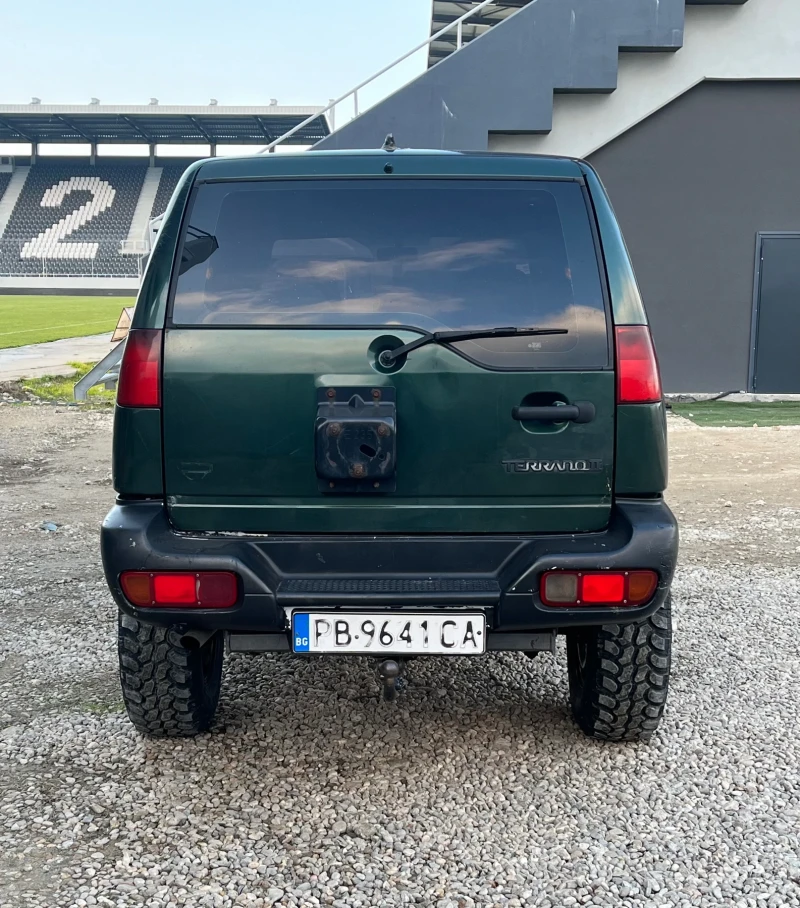 Nissan Terrano 2.7, снимка 5 - Автомобили и джипове - 52885513