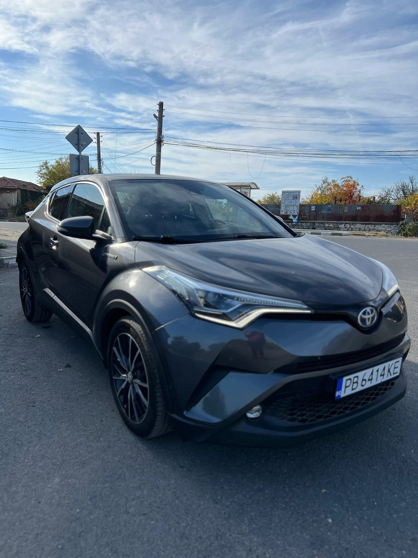 Toyota C-HR HYBRID PREMIUM - изображение 2