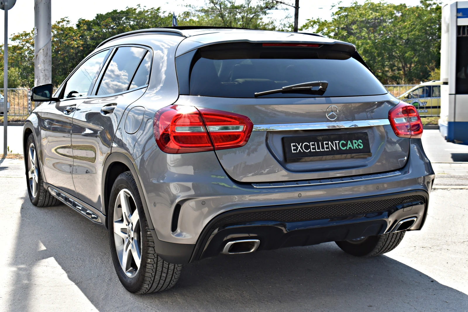 Mercedes-Benz GLA 250 4x4* AMG-PACK* FULL - изображение 4