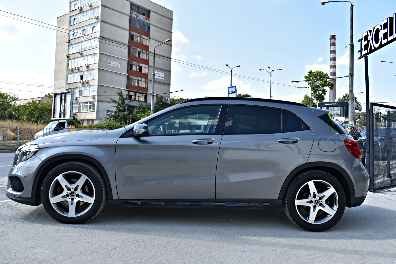 Mercedes-Benz GLA 250 4x4* AMG-PACK* FULL - изображение 2