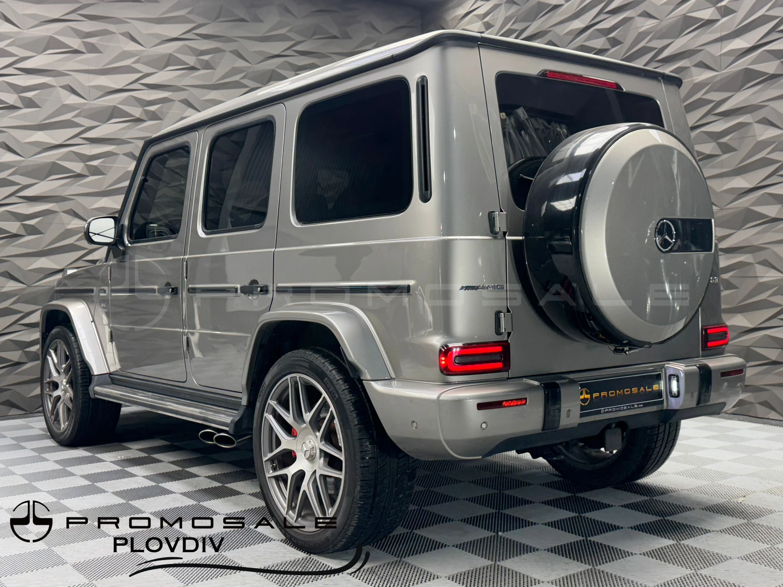 Mercedes-Benz G 63 AMG 4M* 3D Burmester* 360* Pano* Vent*  - изображение 3