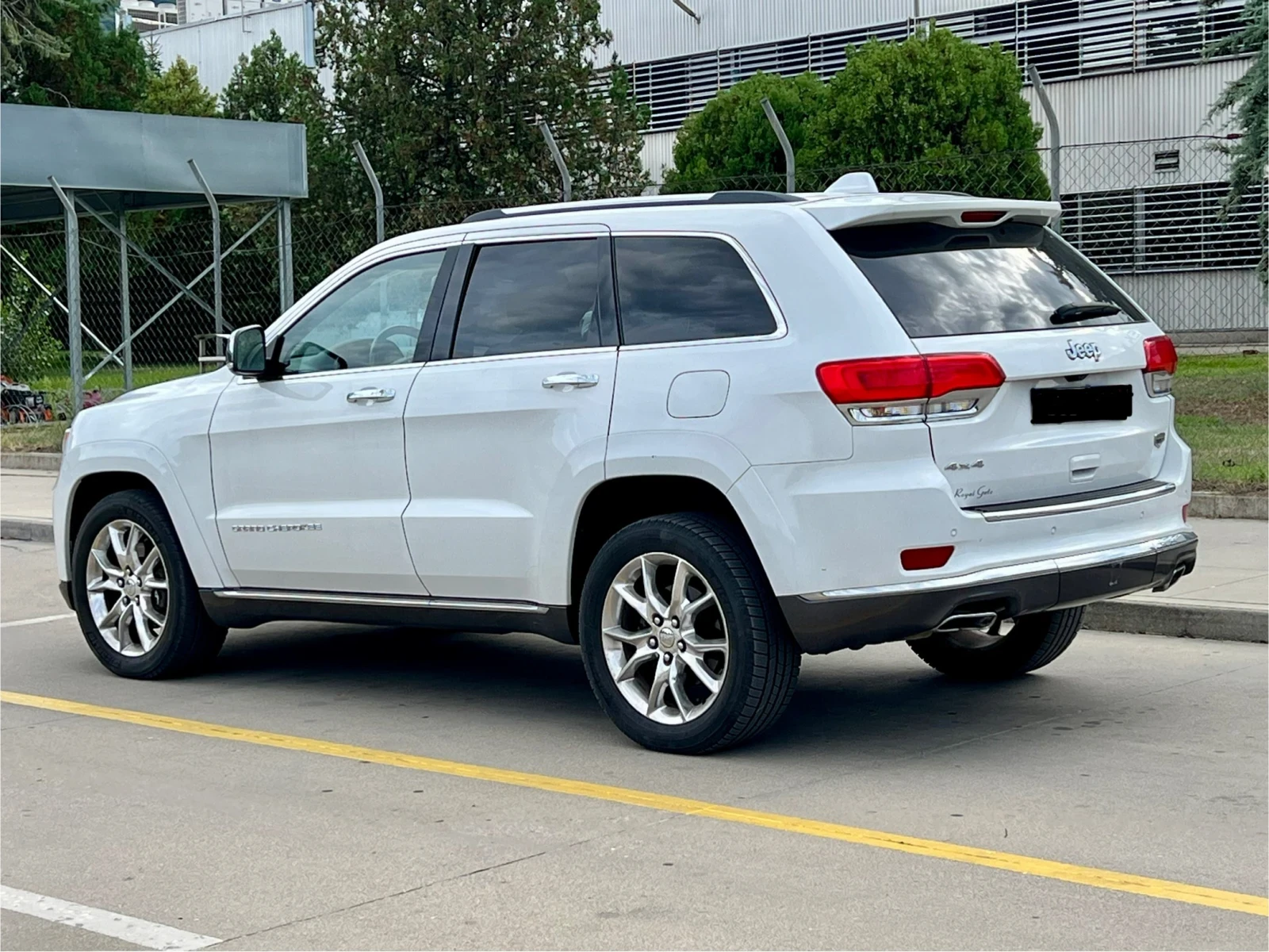 Jeep Grand cherokee 5.7 Summit - изображение 3