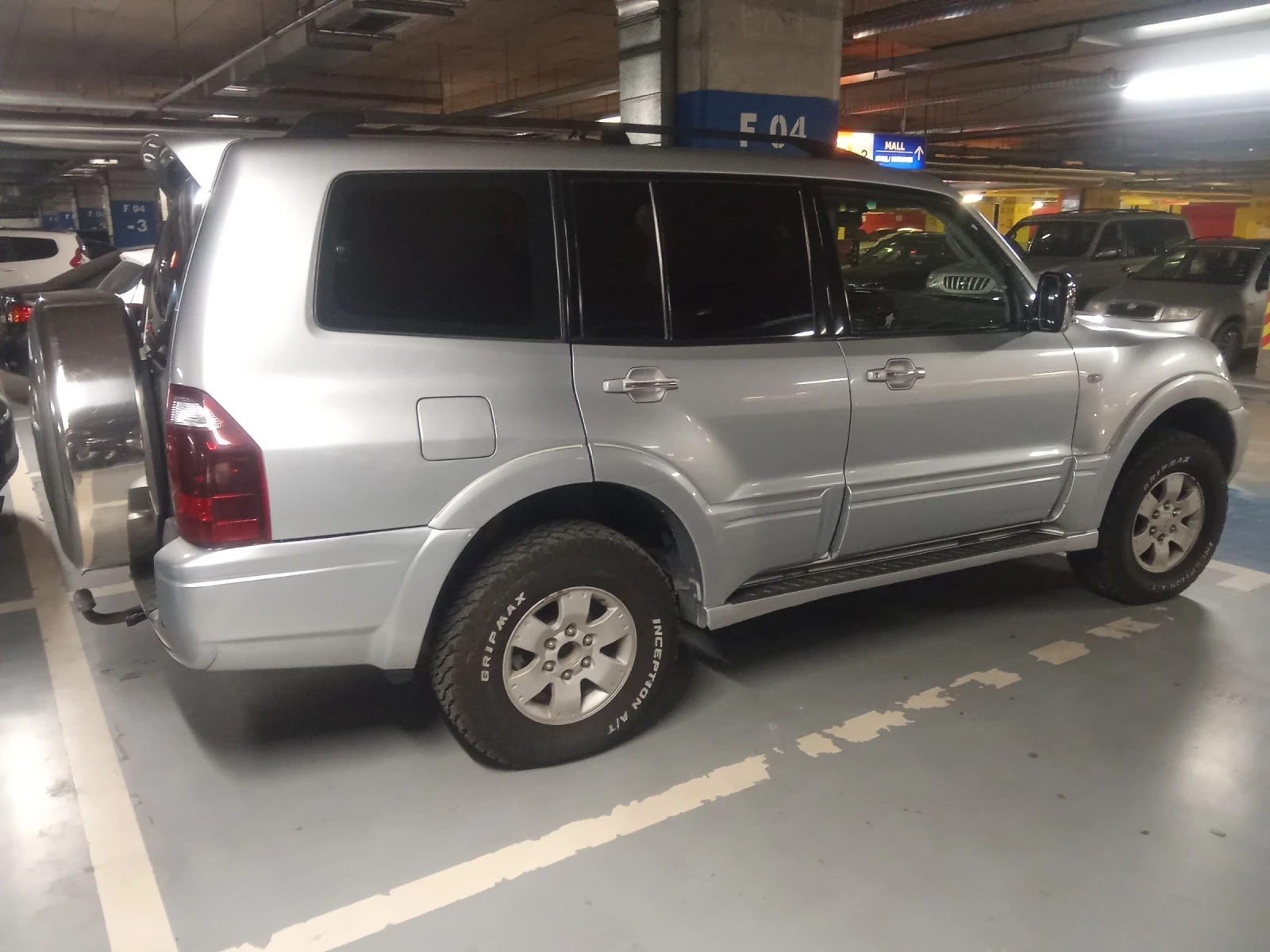 Mitsubishi Pajero 3.5/ГАЗ-Бензин/Всички Екстри/ОТЛИЧЕН, снимка 11 - Автомобили и джипове - 53574299