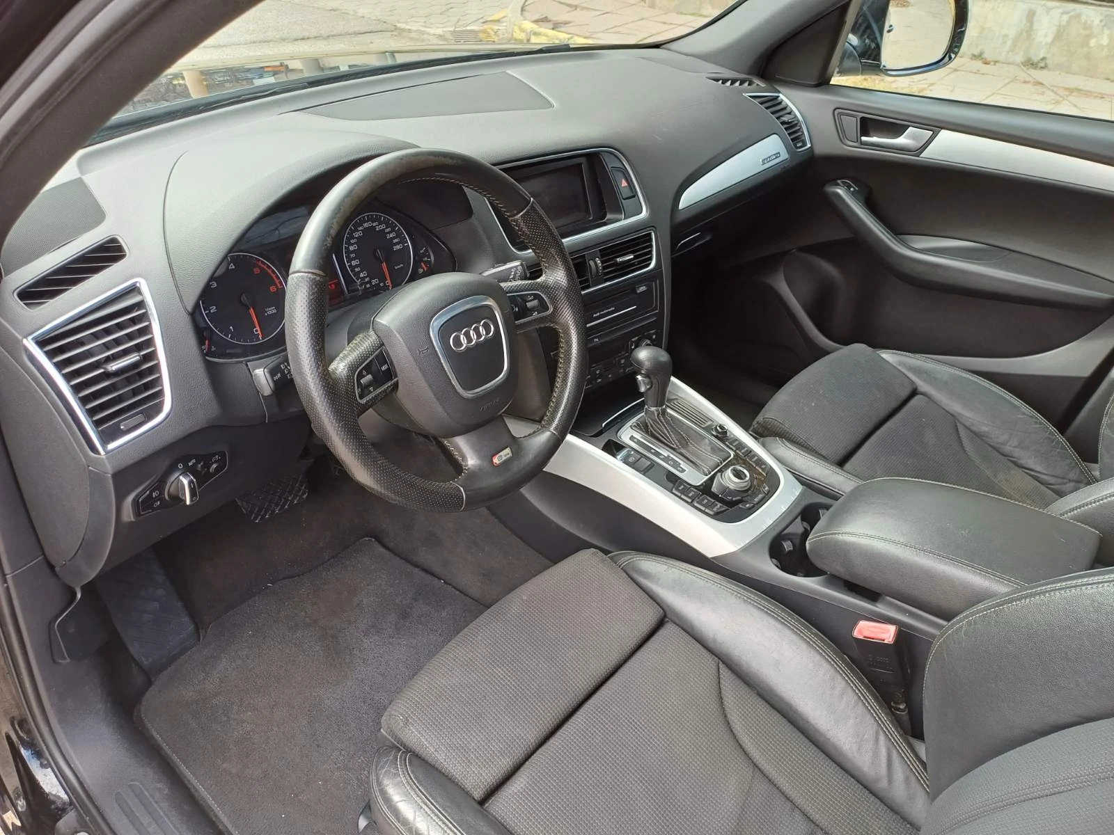 Audi Q5 3.0 TDI Quattro S-line Plus, снимка 12 - Автомобили и джипове - 53707946