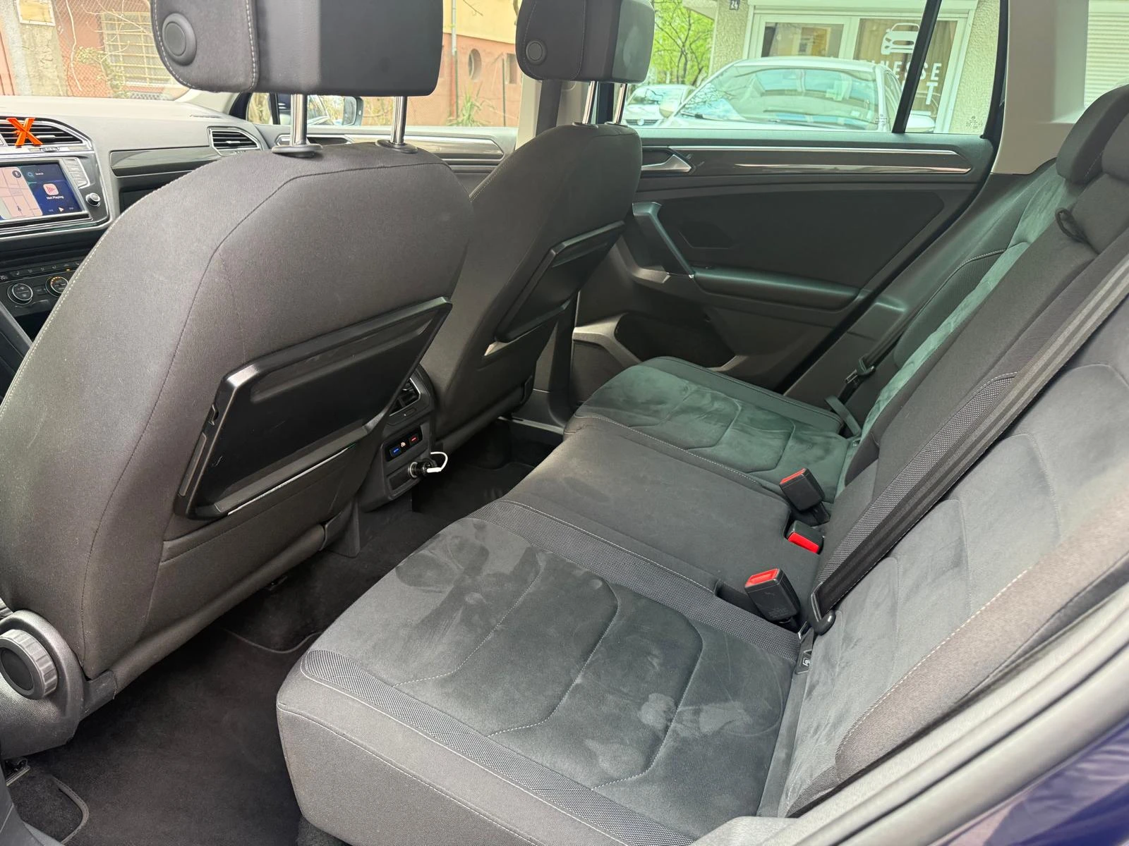 VW Tiguan 2.0TDI 4MOTION, снимка 16 - Автомобили и джипове - 54217332