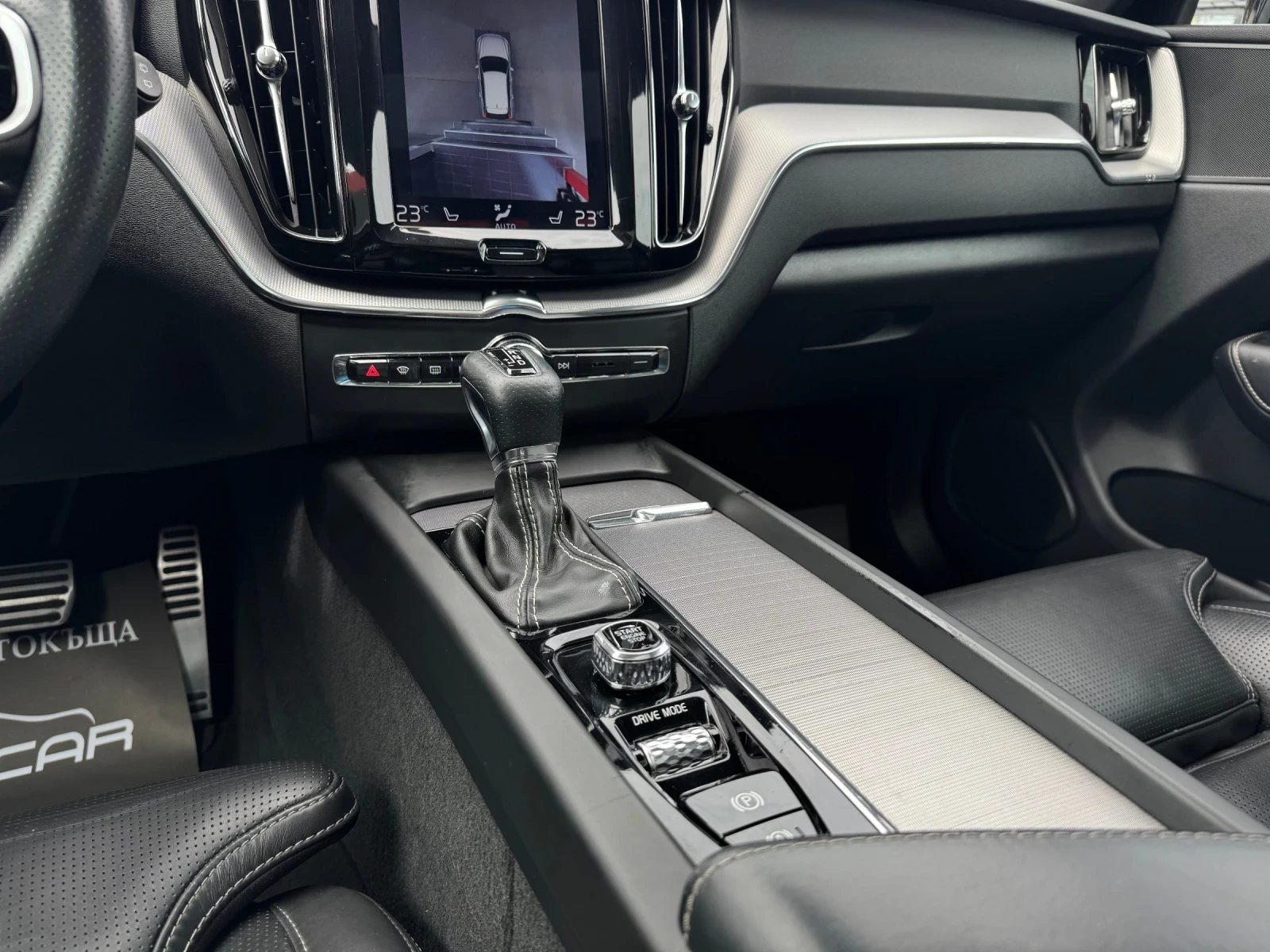 Volvo XC60 D5* AWD* R DESIGN* HEAD UP* ОБДУХВАНЕ* ПАНОРАМА* F, снимка 14 - Автомобили и джипове - 54720477