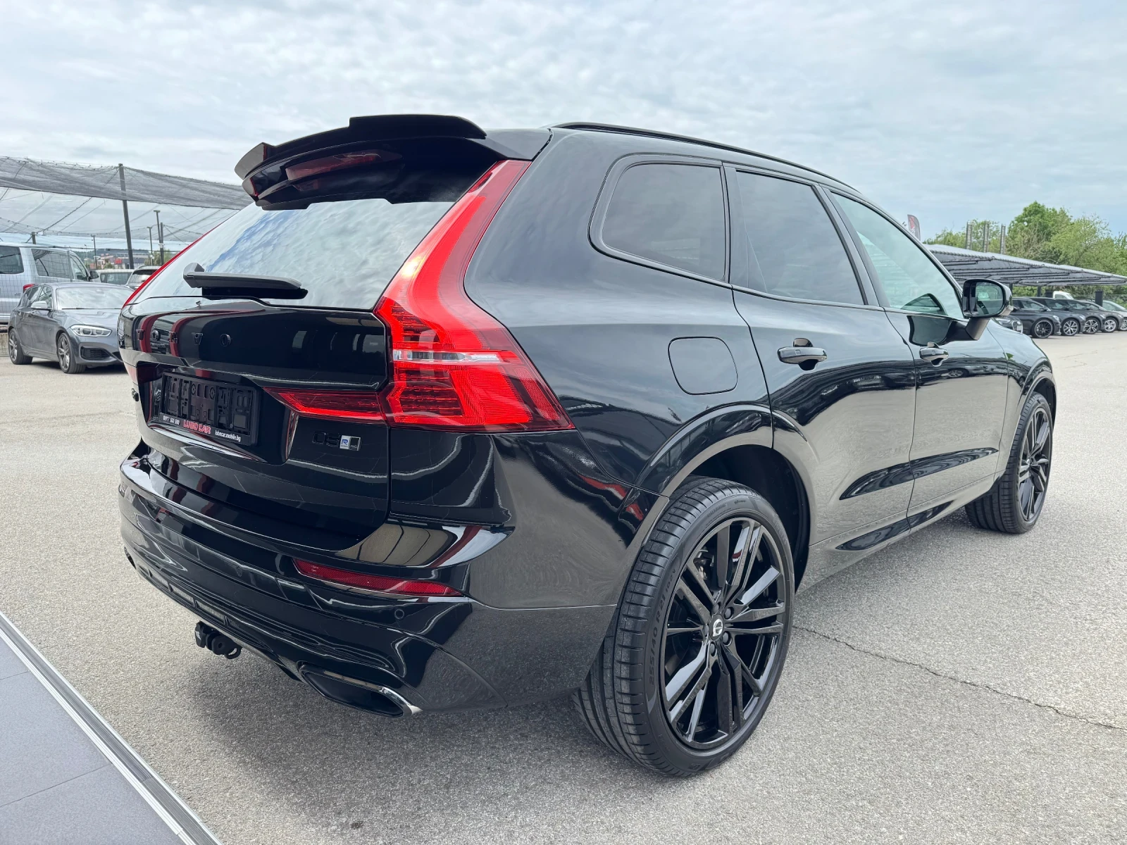 Volvo XC60 D5* AWD* R DESIGN* HEAD UP* ОБДУХВАНЕ* ПАНОРАМА* F, снимка 5 - Автомобили и джипове - 54720477