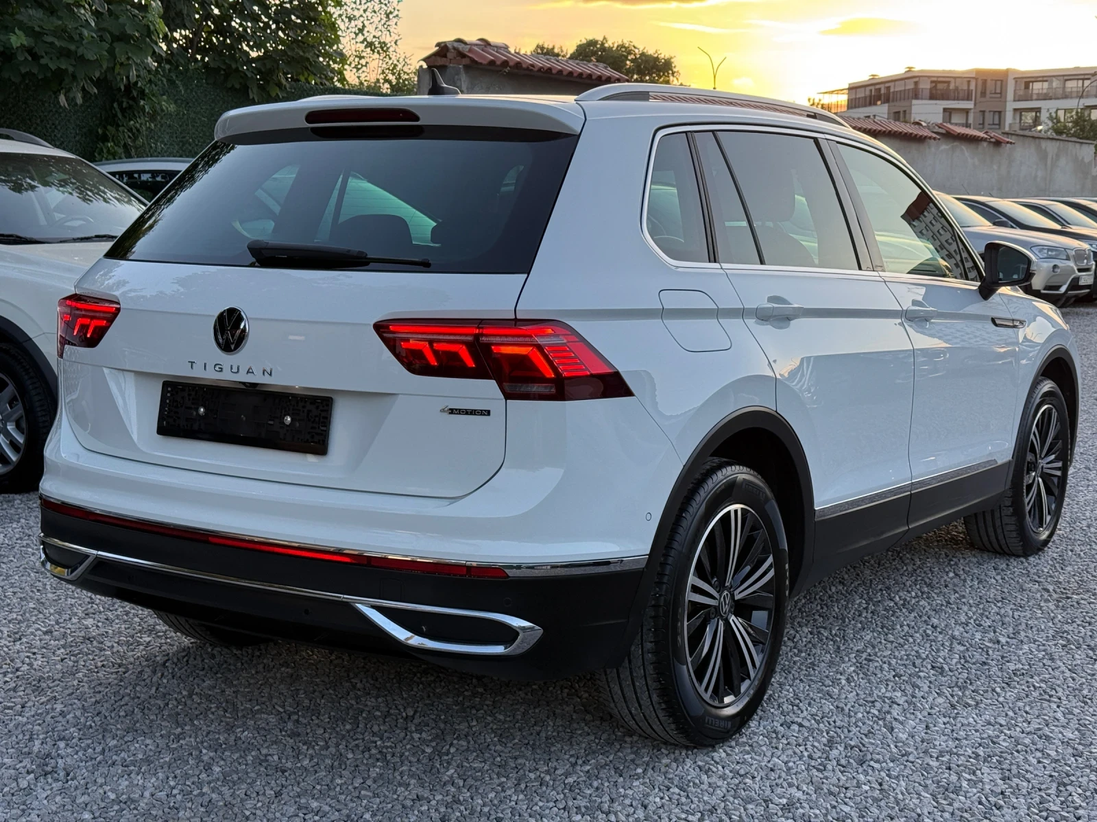 VW Tiguan 2.0TDI/4motion/Automat/Digital/Distronic/Face/, снимка 7 - Автомобили и джипове - 54723003