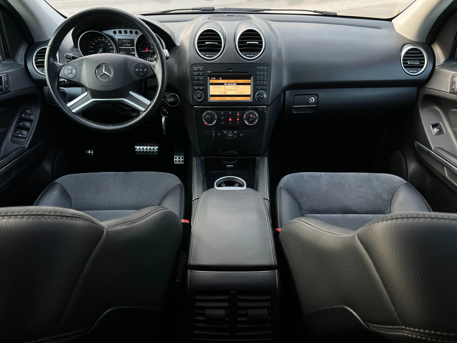 Mercedes-Benz ML 350 3.0D-211кс-4х4-BLUETEC-Въздушно окачване!, снимка 11 - Автомобили и джипове - 54821372