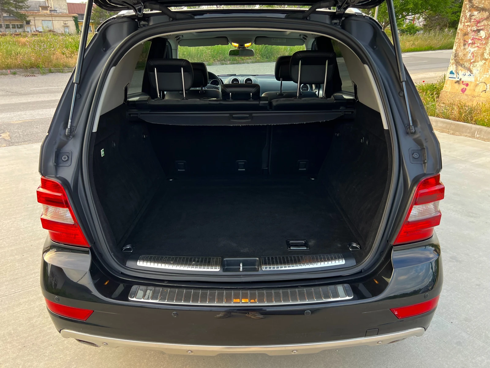 Mercedes-Benz ML 350 3.0D-211кс-4х4-BLUETEC-Въздушно окачване!, снимка 7 - Автомобили и джипове - 54821372
