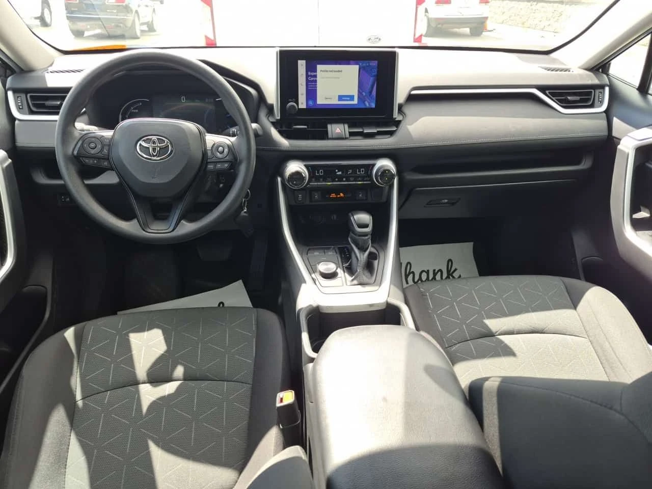 Toyota Rav4  HYBRID XLE PREMIUM | АВТОКРДИТ , снимка 9 - Автомобили и джипове - 54970133
