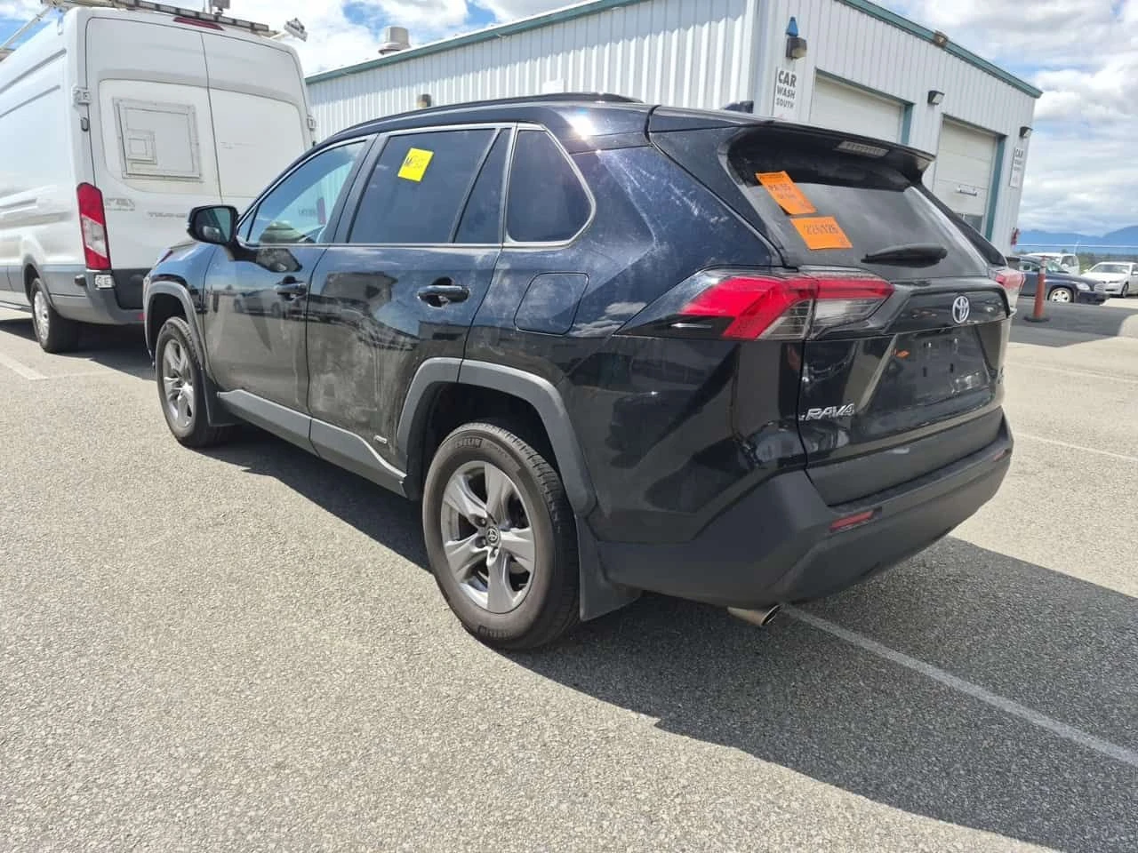 Toyota Rav4  HYBRID XLE PREMIUM | АВТОКРДИТ , снимка 4 - Автомобили и джипове - 54970133