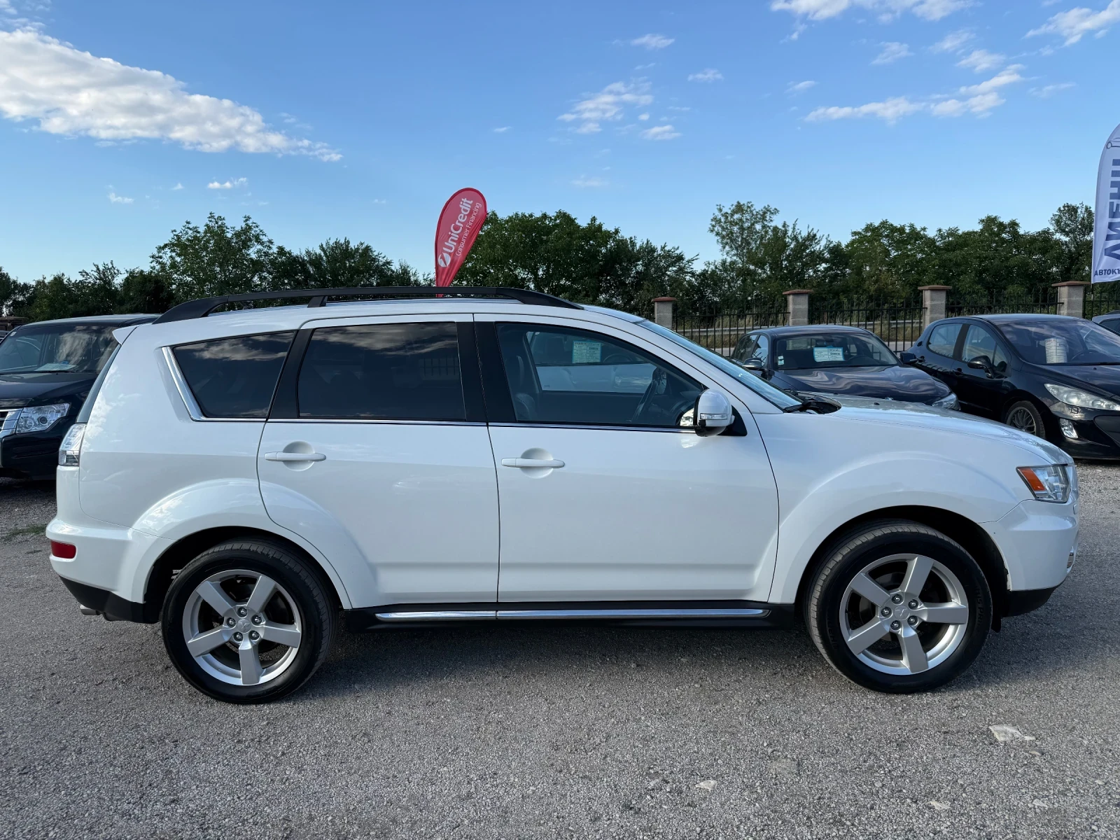 Mitsubishi Outlander 2.2 DID ЧИСТО НОВ 7-МЕСТЕН, снимка 7 - Автомобили и джипове - 55236163