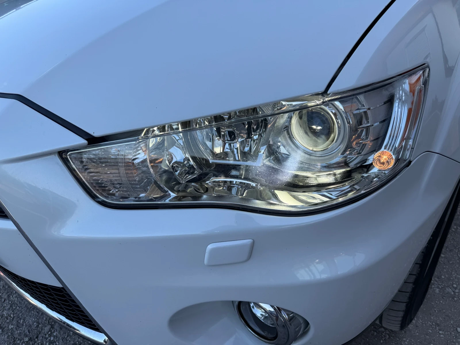 Mitsubishi Outlander 2.2 DID ЧИСТО НОВ 7-МЕСТЕН, снимка 5 - Автомобили и джипове - 55236163
