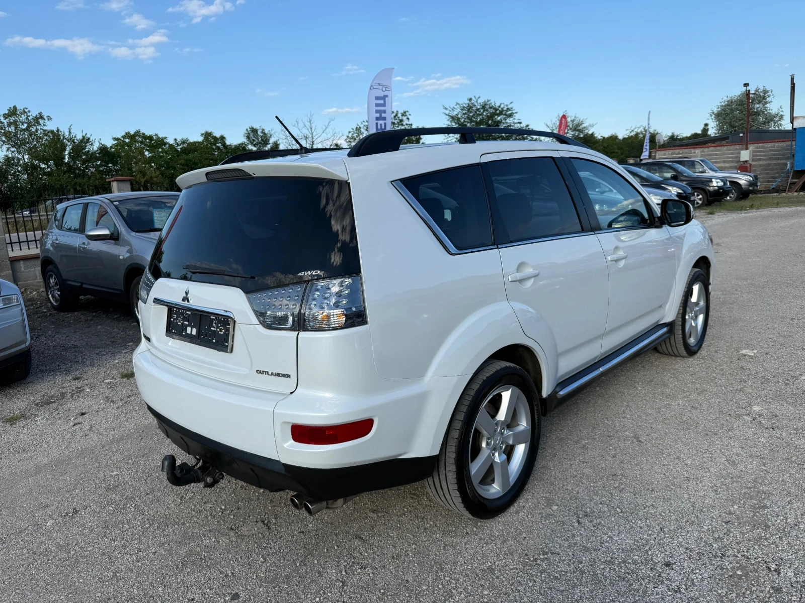 Mitsubishi Outlander 2.2 DID ЧИСТО НОВ 7-МЕСТЕН, снимка 6 - Автомобили и джипове - 55236163