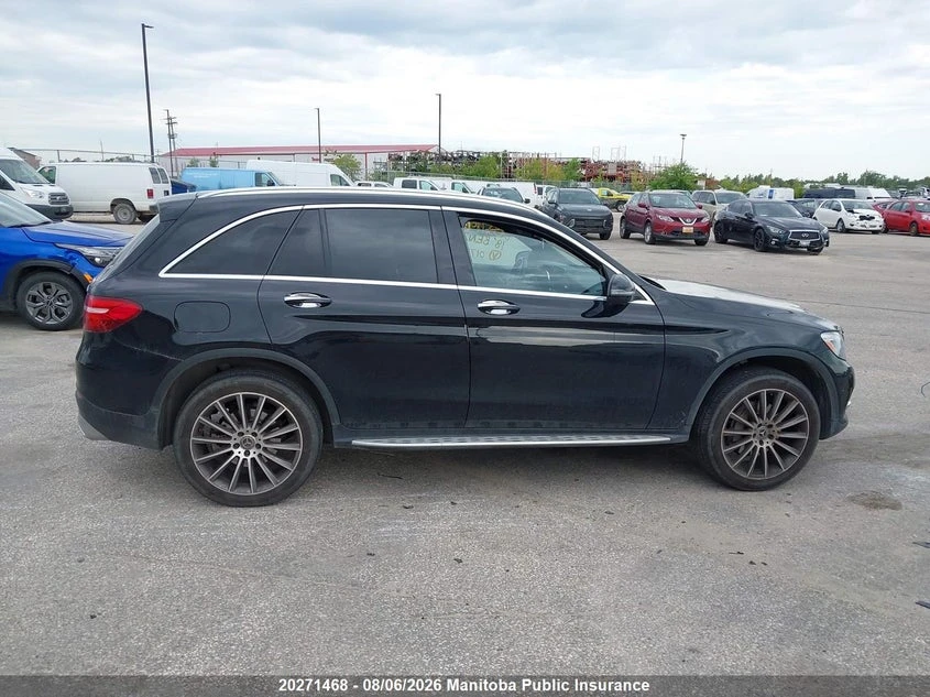 Mercedes-Benz GLC 300 AMG* 4M* Памет* Панорама* Подгрев* 360* Blind spot, снимка 8 - Автомобили и джипове - 55702110