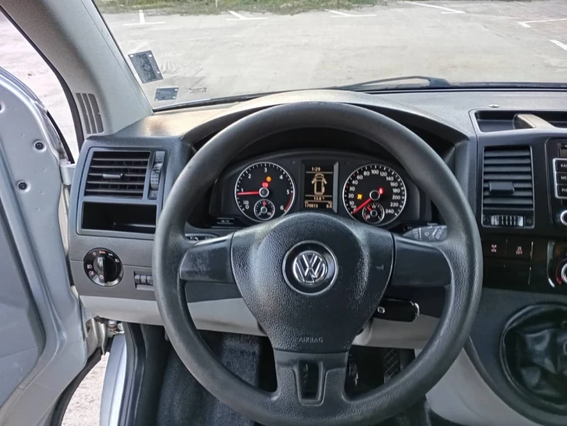 VW T5, снимка 11 - Бусове и автобуси - 48318984