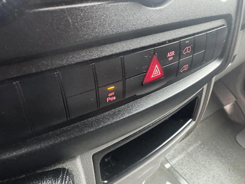 VW Crafter, снимка 8 - Бусове и автобуси - 53571459