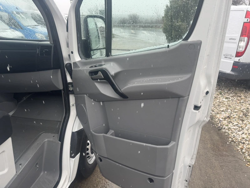 VW Crafter, снимка 15 - Бусове и автобуси - 53571459