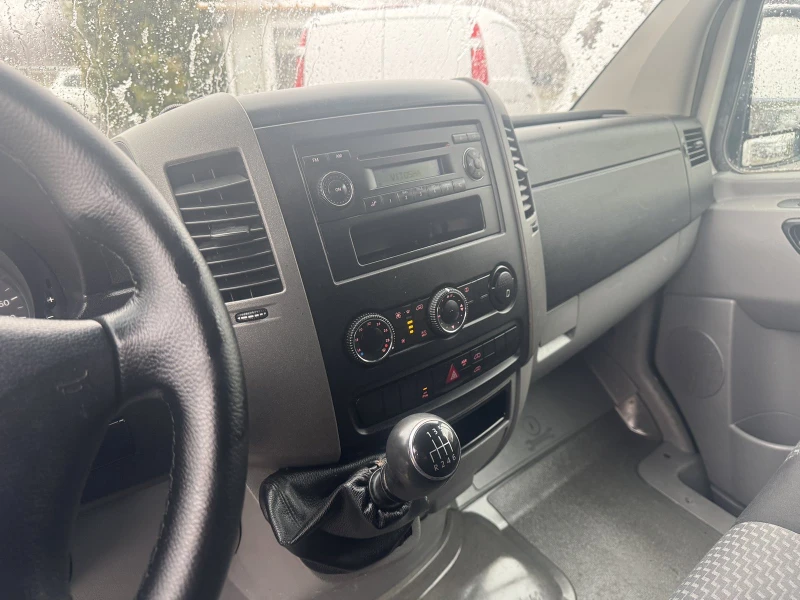 VW Crafter, снимка 13 - Бусове и автобуси - 53571459