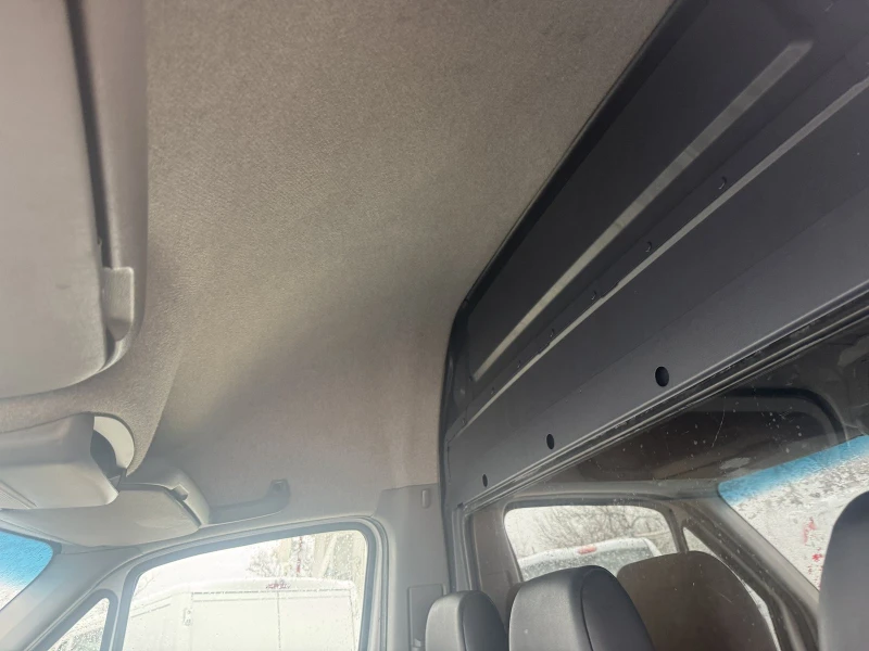 VW Crafter, снимка 11 - Бусове и автобуси - 53571459