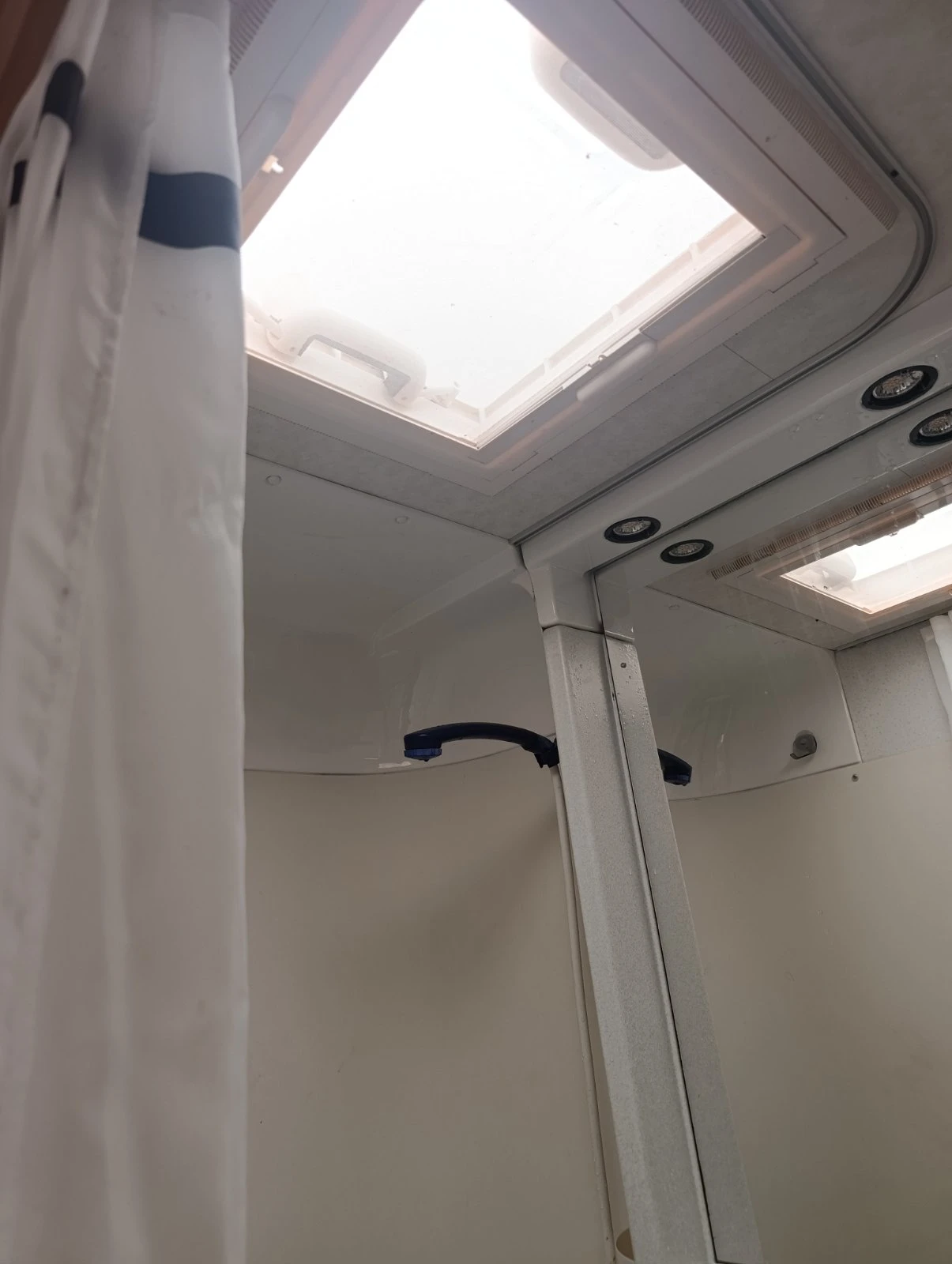 Кемпер Fiat Hymer, снимка 11 - Каравани и кемпери - 56231048