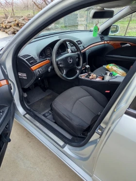 Mercedes-Benz E 220, снимка 10