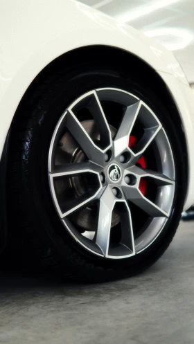Обява за продажба на Skoda Octavia Skoda Octavia vRS 2.0 TDI DSG   184 к.с.   2014 г. ~23 999 лв. - изображение 9