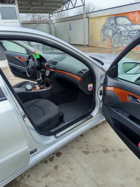 Mercedes-Benz E 220, снимка 8