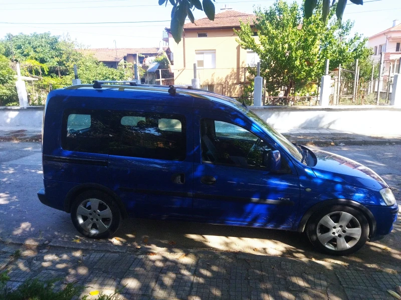 Opel Combo Tour, снимка 3 - Автомобили и джипове - 47249755